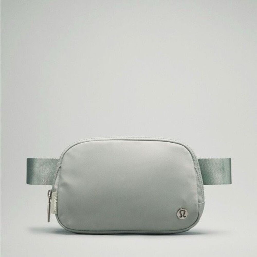 Lululemon Everywhere Belt Bag Jade Grey NWT